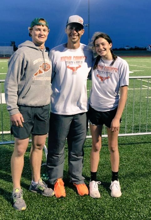 Coach_Hoffman_'s tweet photo. What a great night.  Congratulations to our girls squad who won SPIAA league. Our 10th in a row! Loved watching our Vaulters today and had family in attendance today! It's a great day to be a Maverick! #MaverickFamily https://t.co/uG9ryl616b