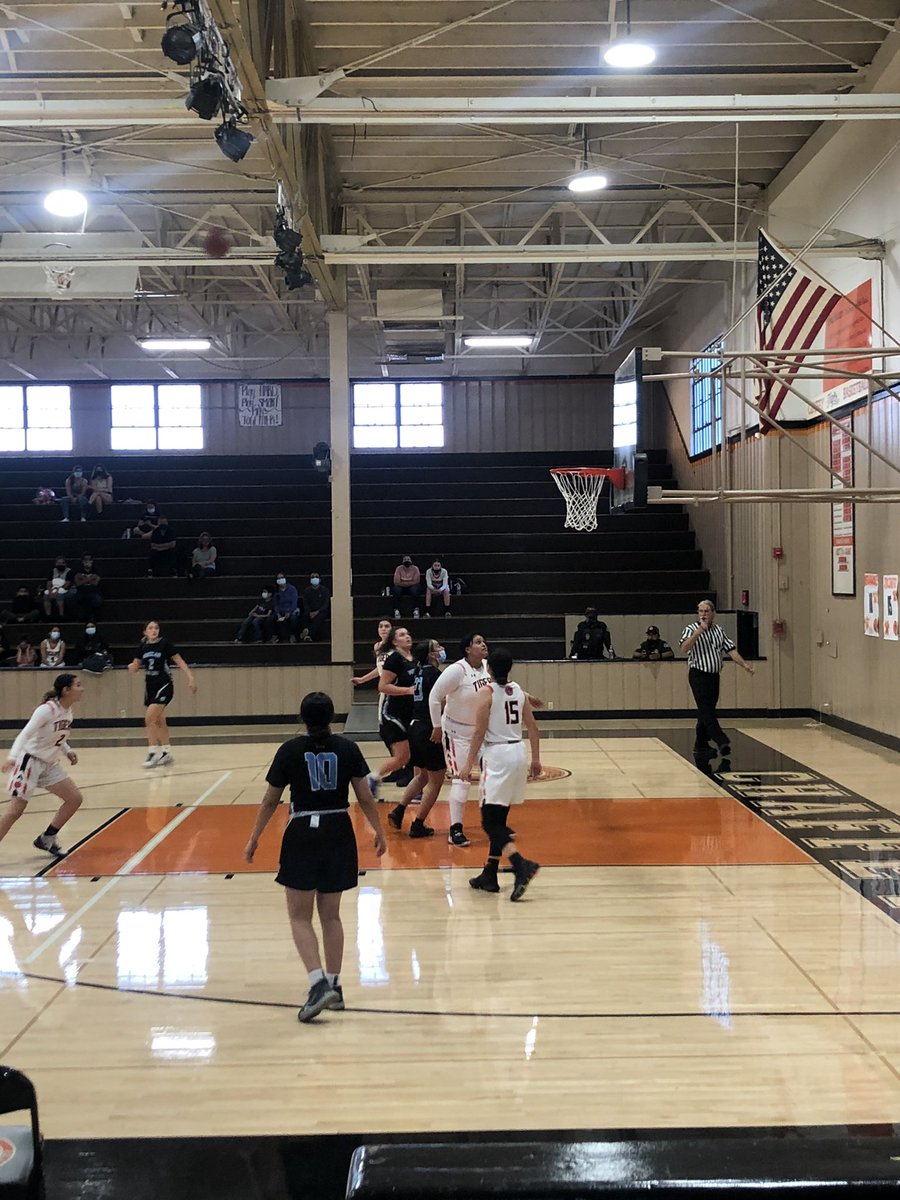 CavDisciplineO1's tweet photo. 42-31 MHS Lady Cavaliers finish the game strong against the CHS Tigers. Great job Cavs! https://t.co/BIoP87PMXy