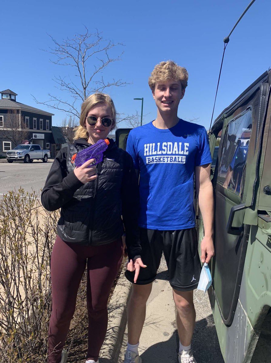 PHS_WaterWars's tweet photo. Ellen Rick from team Wet and Wild got out Ambrose Moore from team Supersquirters! https://t.co/zLG4DZHeNf