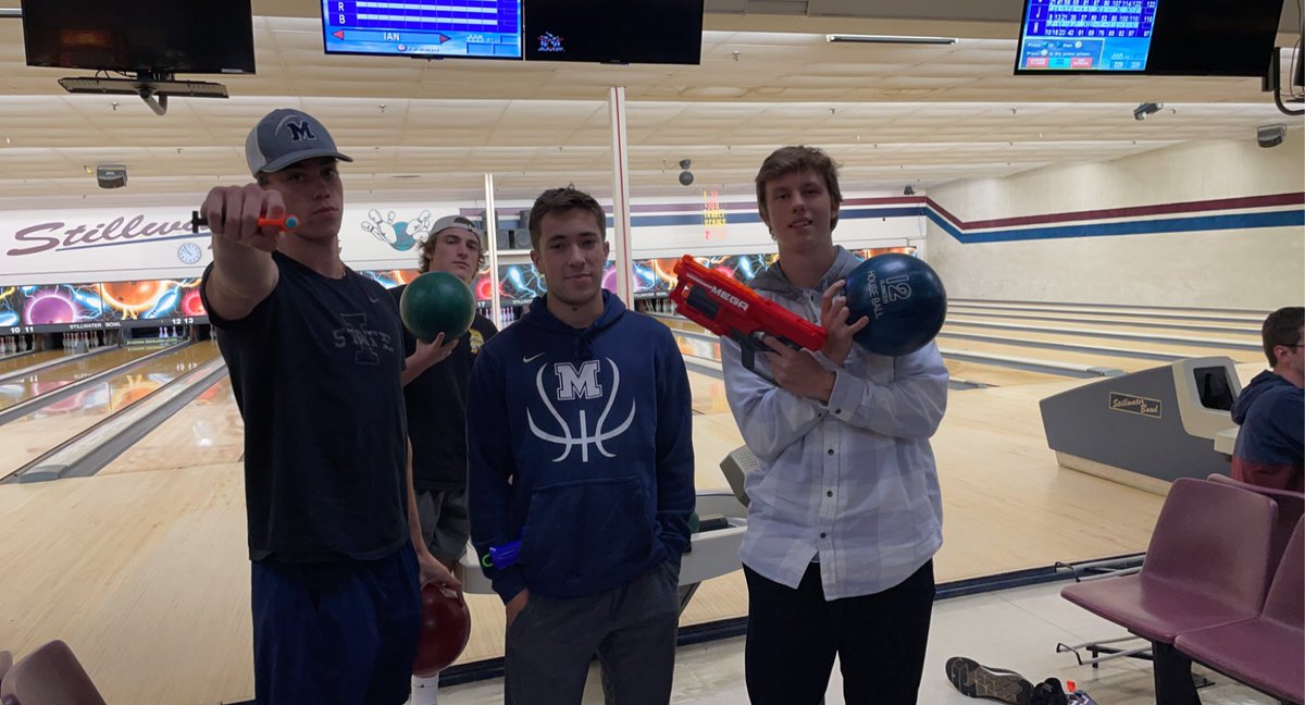 highrollers_'s tweet photo. “Fuck it dude, let’s go bowling” https://t.co/Ap5Cwkwfz8