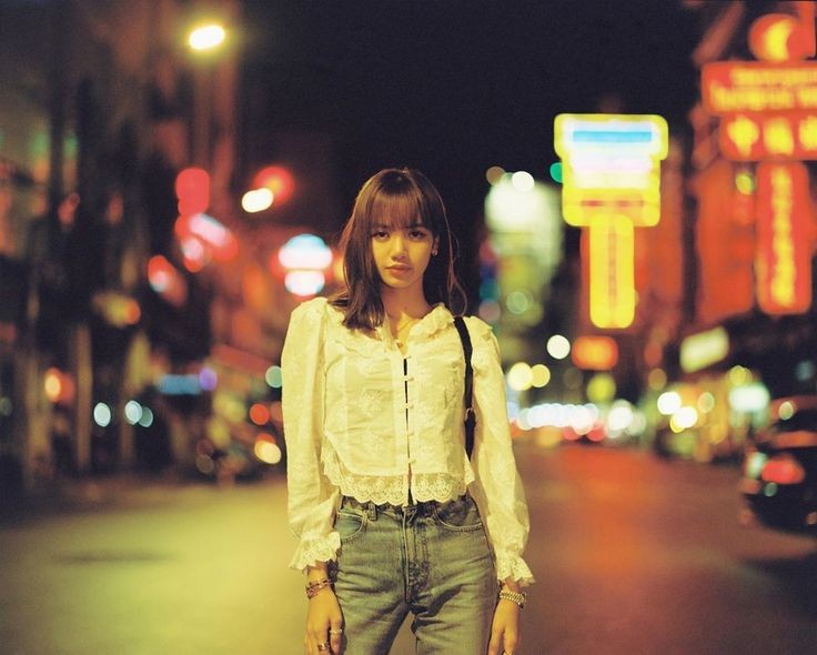 hourly lisa tweet media