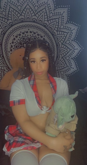 Your fave blasian brace face 🥰 https://t.co/VBBrzVNA3e