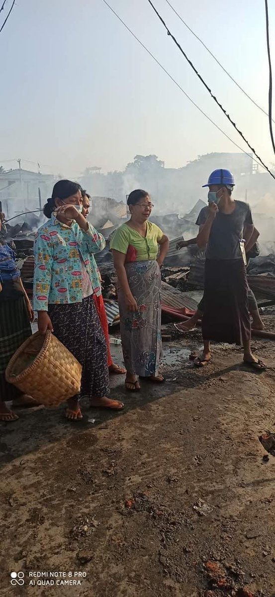 Drozzygod's tweet photo. “ What’s being burnt down was not the bazaar. It’s the lives of our civilians “

#MyanmarMilitaryTerrorists  intentionally set fire to the market for revenge as civilians gave discounts for CDM staffs 

Shwe Bo Township 
#WhatsHappeninglnMyanmar #May15Coup https://t.co/RLIMUF9alJ