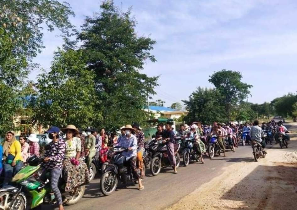 may08996495's tweet photo. Anti Dictatorship Marching Strike with motorcycles in Myaing , Magway.

#May15Coup #WhatsHappeningInMyanmar
https://t.co/iY9wyXrDeR
