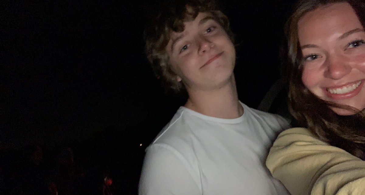 sHOOTERS tweet media