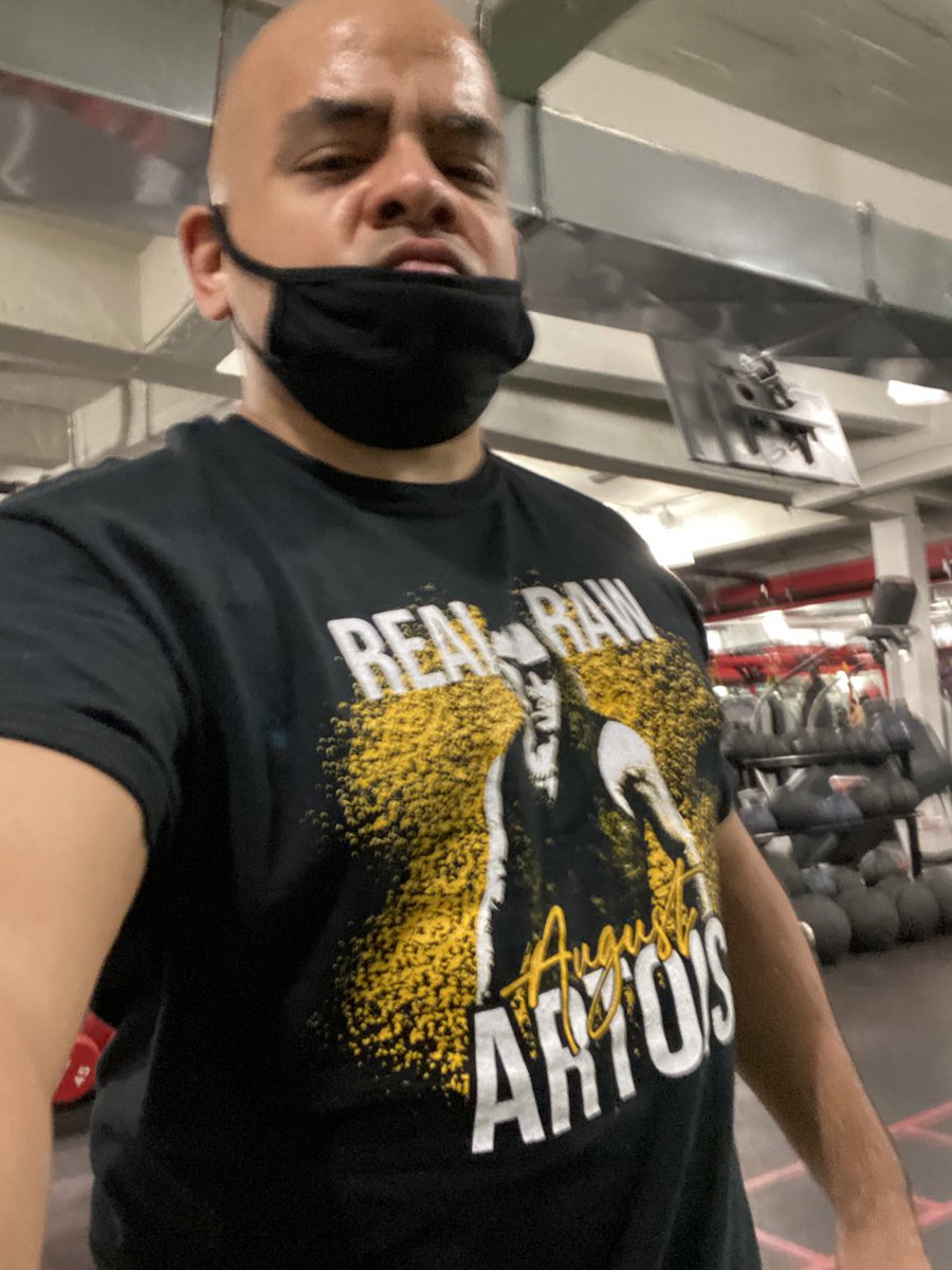 juanjeremy100's tweet photo. Went out w a #bang plus got #realandraw tonight - I must thank @ArtoisAugust for shirt n this #miamicola from @BANGenergy #bangenergy got me pumped for my work #cornerman #cornermanmotivation #motivation workout @UFCGYM @UFCGymNYCSoHo #ufcgym https://t.co/sFchCTI1Qu