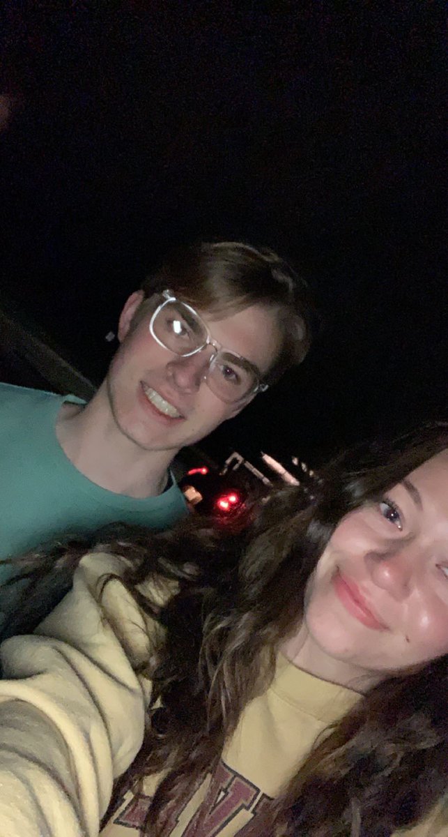 sHOOTERS tweet media