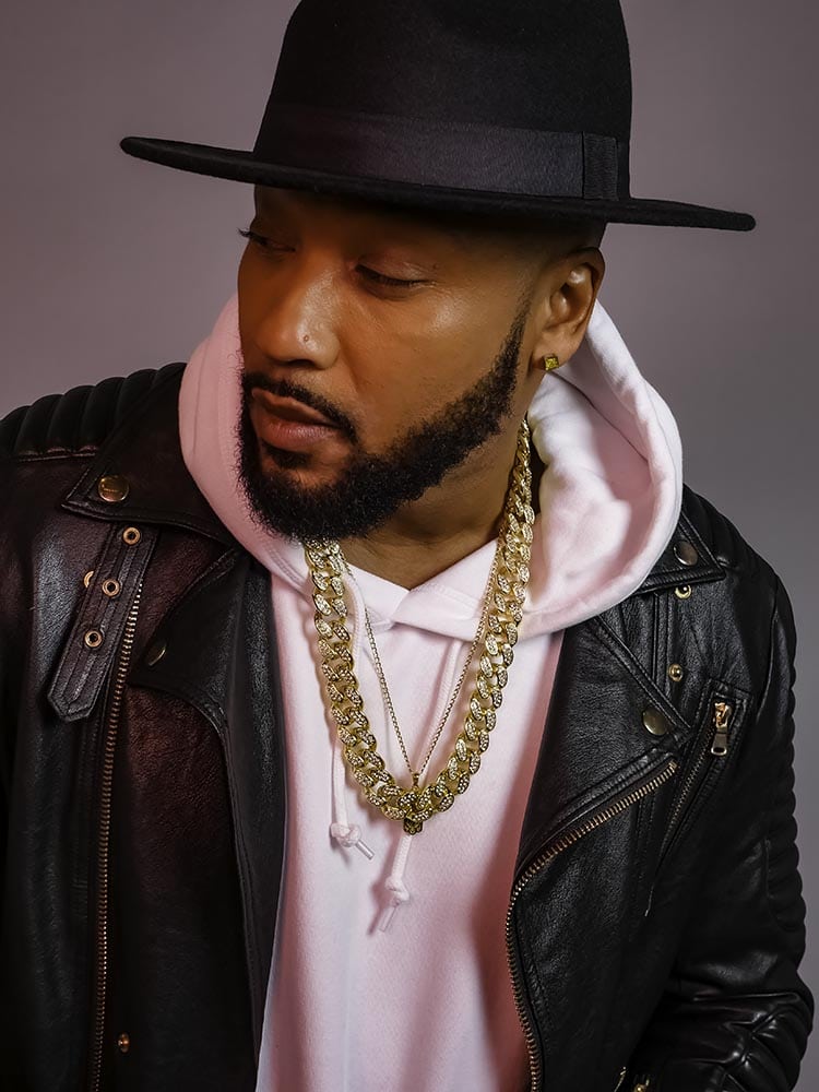 betterauds's tweet photo. Meet Dru Grange, The artist behind this Funky, Edgy and Playful track 'Can't Get Enough'! #betterauds #Canadianrnb #dru #effortlessent #ilovemusic #inessence #music #music_time #musicismylife #musicismypassion #rnb #rnbartist #rnblovers #rnbmusic
https://t.co/d8p6vZWzoL https://t.co/79MO8UTeXX