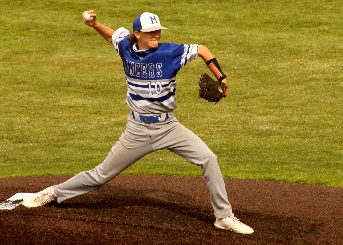 RenoBikeHikers's tweet photo. @RGJpreps @baseballReno @mcqbaseball 

Perfect no more. 

McQueen squashed Reno's quest for an undefeated regular season with a "I'll be a monkey's uncle" performance.

Super pitching, o/s catches in the outfield, but poor infield play (4 errors) surprisingly made the 6-2 stand. https://t.co/yghBRcXUBn