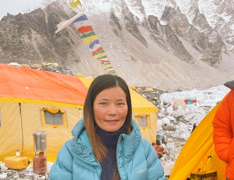ANI's tweet photo. I extend heartiest congratulations to Tashi Yangjom from Arunachal Pradesh for scaling Mt Everest &amp; becoming first Indian woman climber to Everest in 2021. She was trained at National Institute of Mountaineering &amp; Allied Sports in Dirang, Arunachal Pradesh: Union Sports Minister https://t.co/hnofC6q2oI