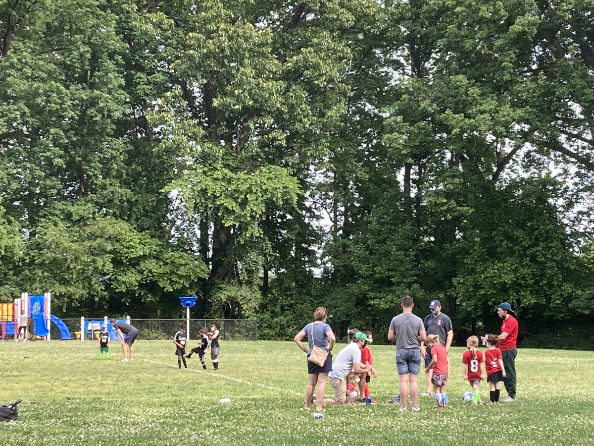 StoddertRec's tweet photo. Halftime pep talk at Vier’s Mill ES with @StoddertRec   @StoddertSoccer  #SilentSoccerSaturday https://t.co/2W7LKJEWUC