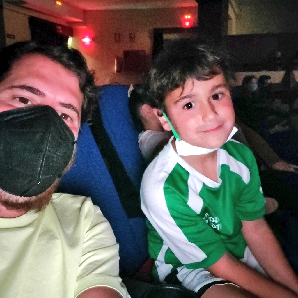 xsalmeron's tweet image. "Padrí, feia molt de temps que no veia ballar als gegants!" Pau Pascual i Canals 😍