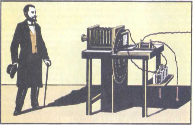 Russia's tweet photo. #OTD in 1911 #Russian scientist showed his TV prototype, signalling a dawn of TV-era.
On that day Boris #Rosing (Institute of Technology professor) presented his invention - images of geometric shapes on a CRT screen - at his lab before a science commission.
#RussiansDidItFirst https://t.co/ieAhecKM4t