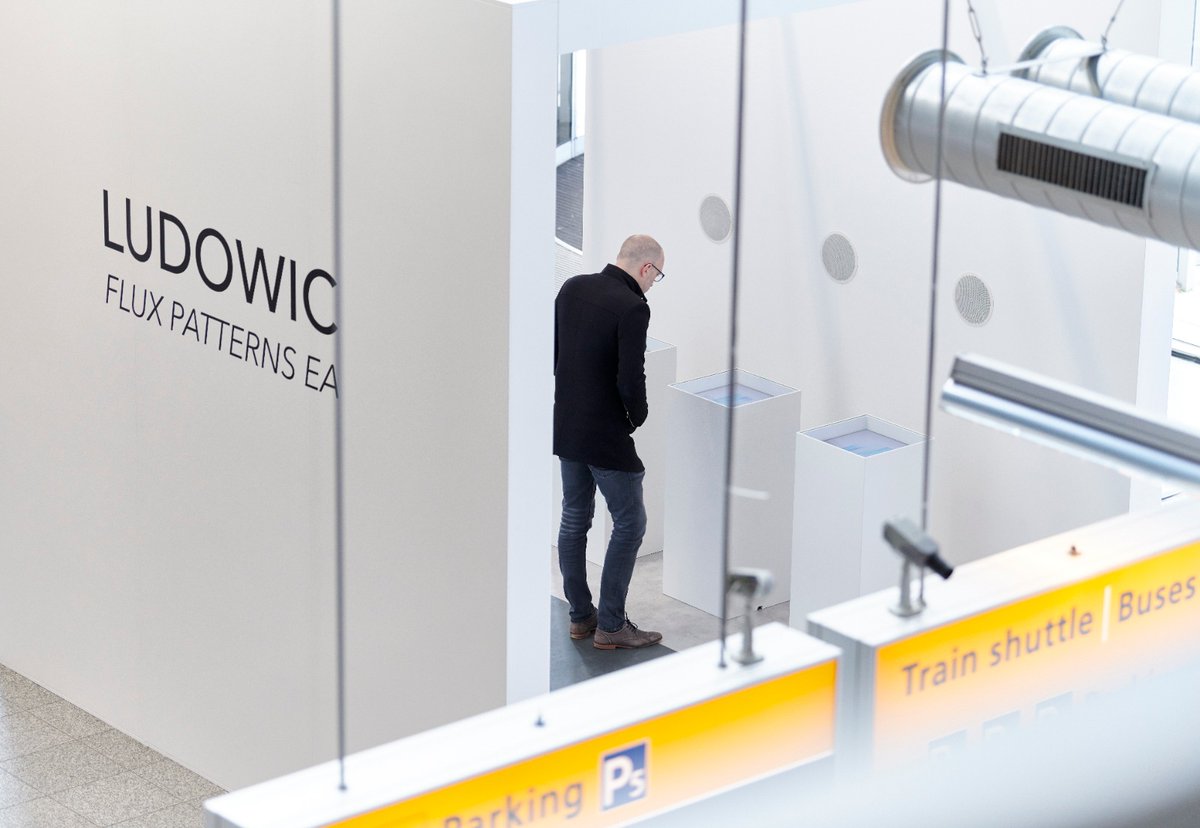 My art FLUX PATTERNS EA @eindhovenairport! This installation - inspired by human flows - is located at the entrance of the terminal and can be seen until the end of June 2021. Due to corona, the airport is currently only accessible for travelers.
bndestem.nl/oosterhout/aud…