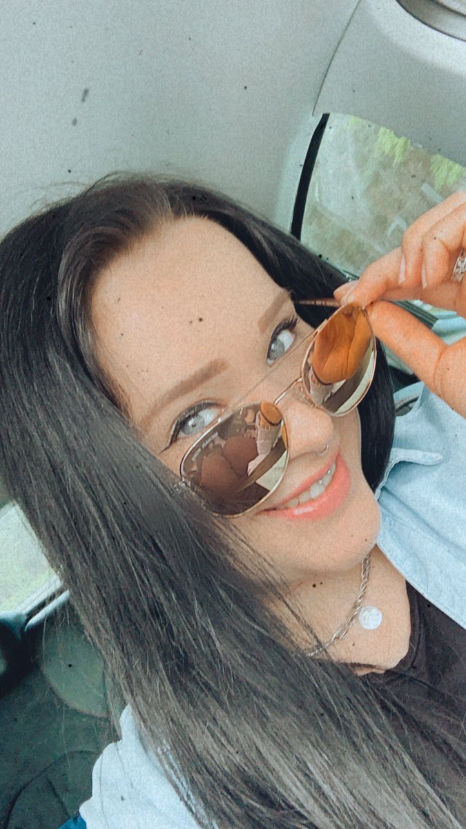 Wünsche euch schöne Pfingsten 😇♥️

#weekend #blackhair #sunglasses