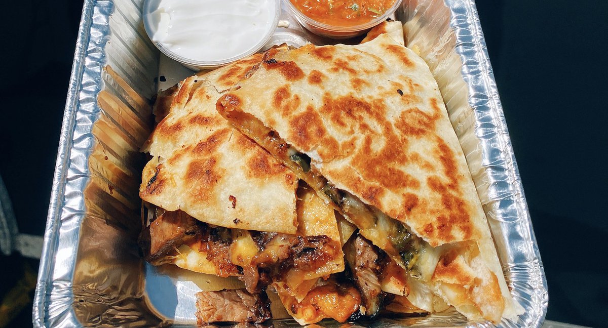 federalistpig's tweet photo. You smash these #fedpig BARBECUE QUESADILLAS yet? Available at #Hyattsville only, open at noon🐷🚌 #fedmobile #HyattsvilleMD https://t.co/6oEoOu8REl