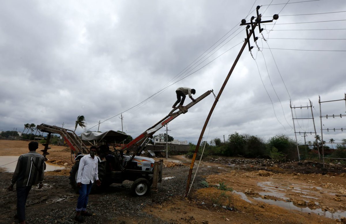 Power supply restored in all 10 districts of Gujarat affected by 'Biparjoy', 100 teams engaged in operations