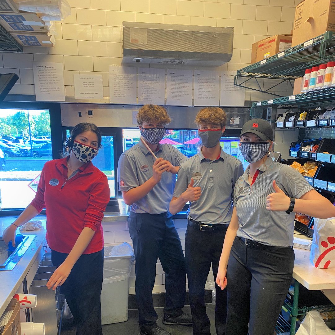 ThoroughbredCFA's tweet photo. Happy Saturday Franklin! 
.
.
If you're interested in going our team of bright, smiling faces, text CFA to 615.603.3113 to apply today! 
.
.
#heretoserve #thelittlethings #franklintn #franklineats #coolspringstn #williamsoncountytn #chickfila #cfa #nowhiring #franklintnjobs https://t.co/FESqV03t8i