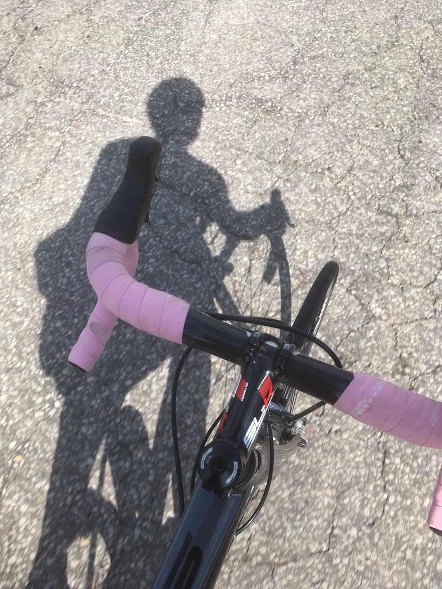 mrcycology's tweet photo. sooooooo many people out riding! riding all sorts of bikes #sogood #outsidenotinside
i needed a little #ridetherapy and now I'm all smiles https://t.co/RNfFxJHP9D