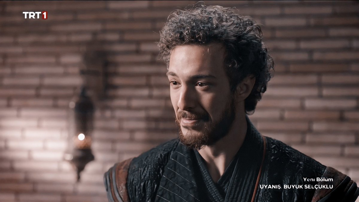 Gözümün nadide çapağı biricik abim zirveden seyrediyorum başarılarını umarım daim olur ve zamanı geldiğinde yanımdaki tahta çökersin dünyayı birlikte yönetiriz
ParlayanYıldız AliGözüşirin