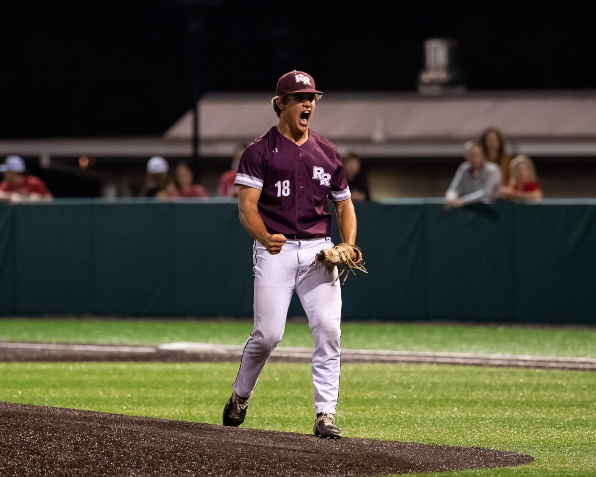 Michael Murray and Kyler Kirkpatrick close out the last two innings. Round Rock wins a regional quarterfinal playoff series over Lake Travis, 9-1 in the second game at Concordia University, 5/21/2021. @Rockhardball @DragonNationRR @RRLeaderSports @varsity_news @FanstandATX