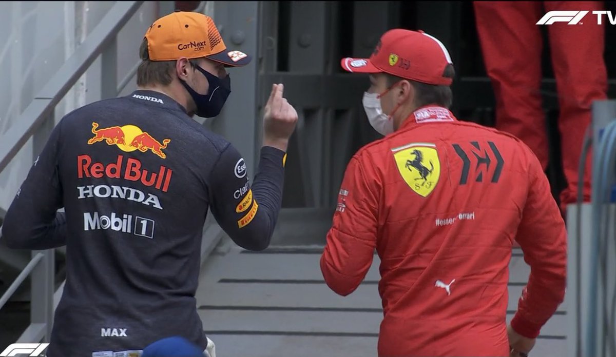 Пошли мы как-то с Албоном в сауну...