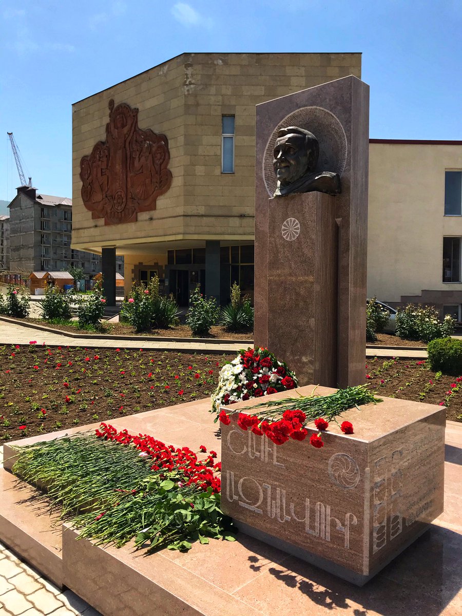 Anush Ghavalyan Bon Anniversaire Aznavour Today The Statue Of Charles Aznavour Installed In Stepanakert This Corner Of The City Breathes French T Co Ew8nusohuv Anush Ghavalyan Bon Anniversaire Aznavour Today The Statue Of Charles Aznavour Installed In Stepanakert This Corner Of The City Breathes French T Co Ew8nusohuv