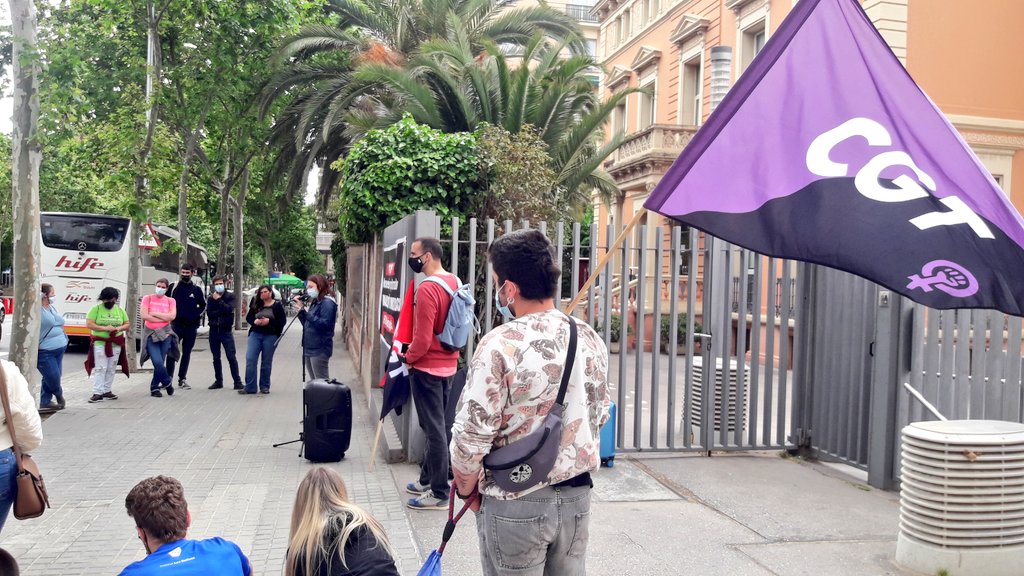 CGTEnsenyament's tweet photo. La mateixa lluita.
📢 Necessàries però precaritzades!
📢 Internalització i Municipalització ja!
#StopExternalitzacio #StopSubconTratas https://t.co/DQ2pJ7JfY0