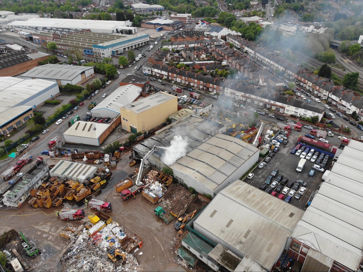 WestMidsFire's tweet image. Tyseley Incident: Good progress made, incident will be scaled back shortly. Made possible through using a blend of firefighting capability. Firefighters, Hydraulic Platforms and Drone footage which has allowed us to surround and target the seats of fire within the property.