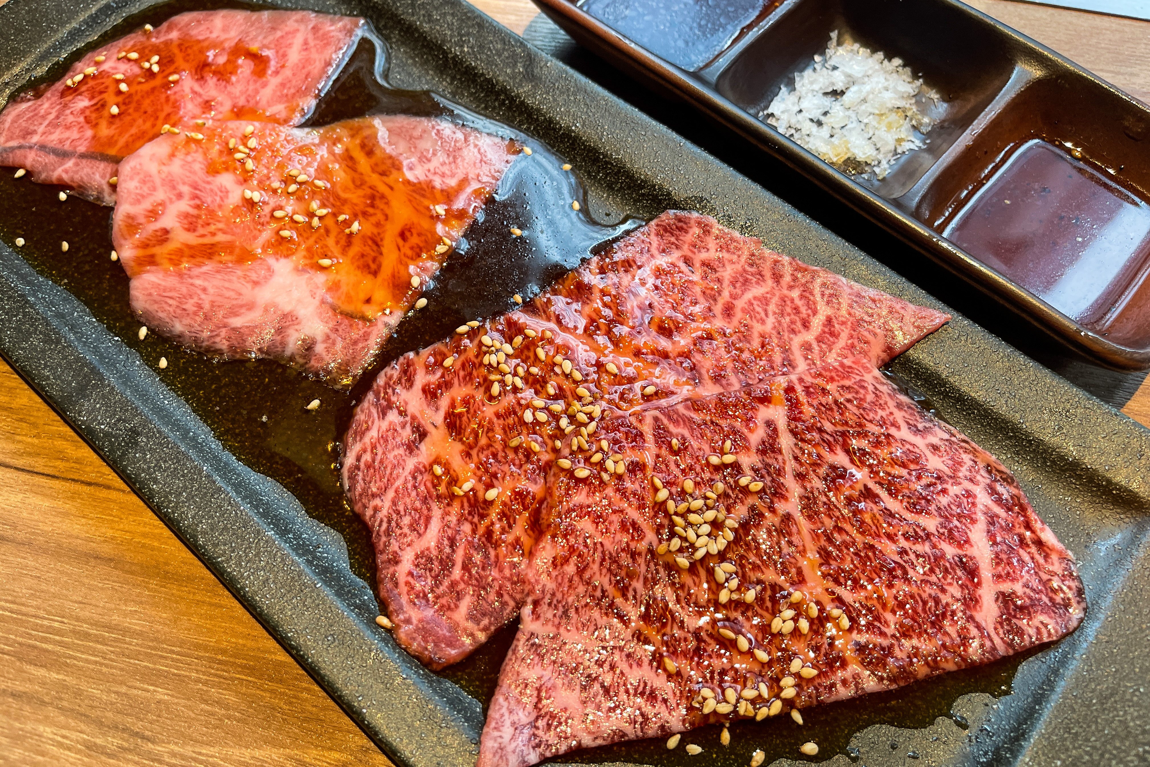 ট ইট র 唯一無二の絶品グルメ むにぐるめ 上等焼肉ひらく 東京 渋谷駅から徒歩7分 ランチ時に黒毛和牛焼肉の食べ放題を堪能できるお店 ロースやカルビ ハラミなど定番部位はもちろん 希少部位やとろける食感のミスジも思う存分食べまくれる 旨味