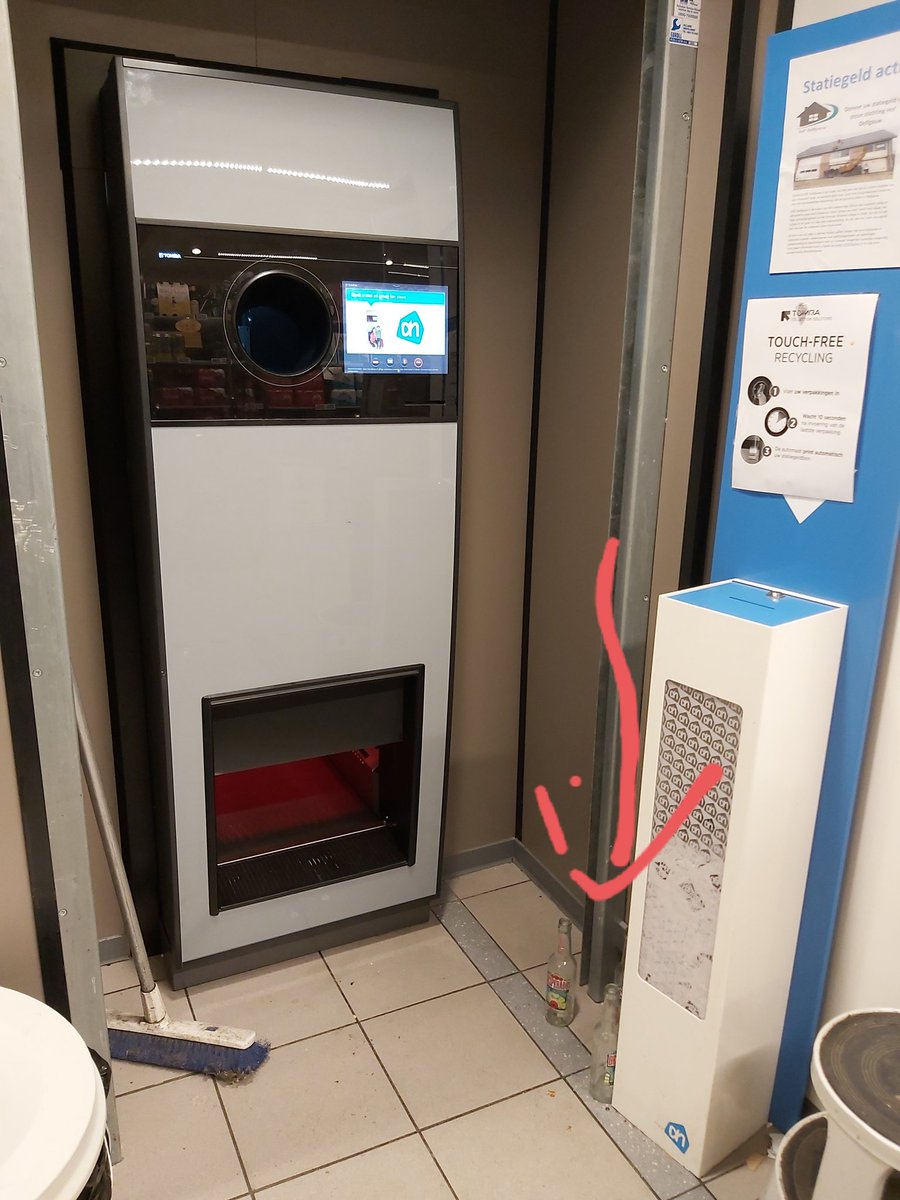 Arjan Vermeulen (@arjanvermeulen1) on Twitter photo Kijk <a href="/Heineken_NL/">Heineken NL</a>, hier bij de <a href="/albertheijn/">Albert Heijn</a> in Voorburg staan de lege flesjes Desperados al te wachten tot zij ook gebruik kunnen maken van de statiegeldautomaat.
Wanneer geven jullie invulling aan jullie eerdere toezegging om #statiegeld op Desperados flesjes te introduceren? Kijk <a href="/Heineken_NL/">Heineken NL</a>, hier bij de <a href="/albertheijn/">Albert Heijn</a> in Voorburg staan de lege flesjes Desperados al te wachten tot zij ook gebruik kunnen maken van de statiegeldautomaat.
Wanneer geven jullie invulling aan jullie eerdere toezegging om #statiegeld op Desperados flesjes te introduceren?