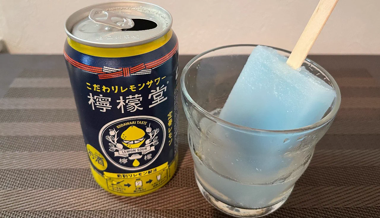 暑い夏にいいかも！？レモンサワーにガリガリ君を溶かして食べる！