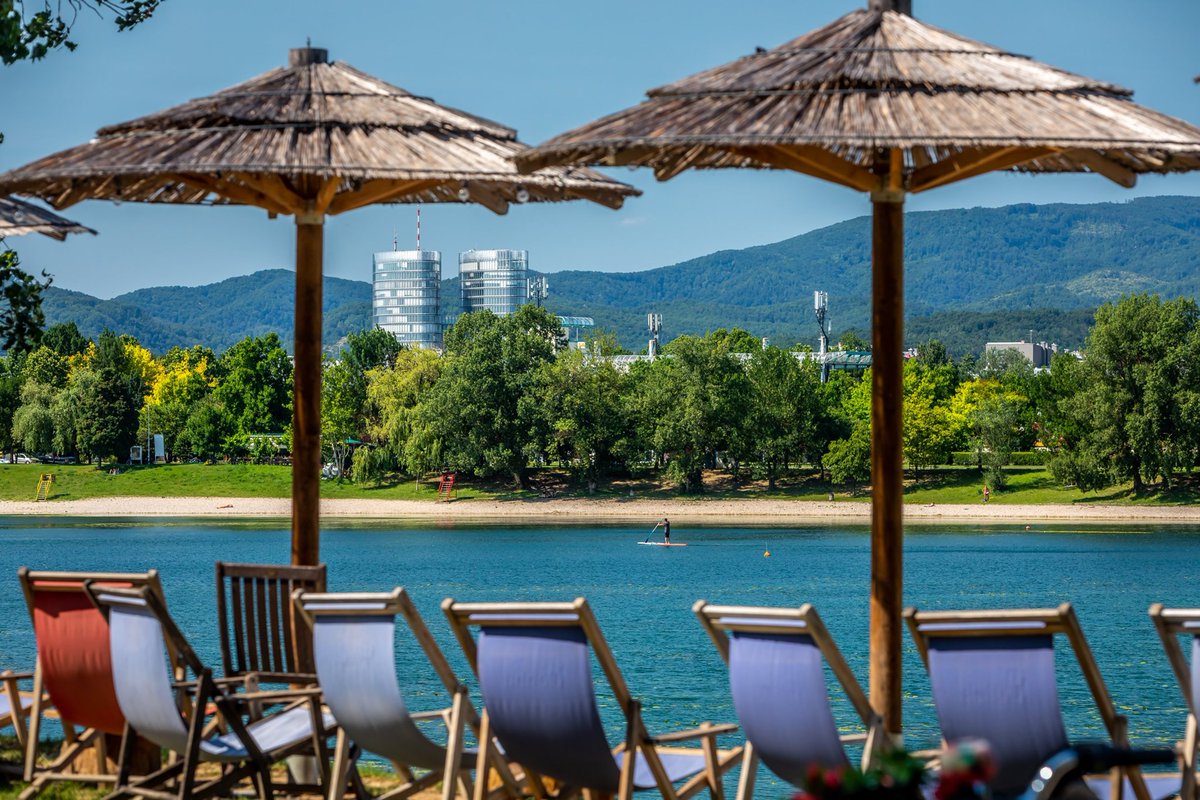 zagreb_tourist's tweet photo. When in #Zagreb be sure to visit Jarun Lake and spend a relaxing afternoon there. 😎
📸: Julien Duval 
#DreamNowVisitLater #VisitLater #LoveZagreb https://t.co/wNkX6ASSSW