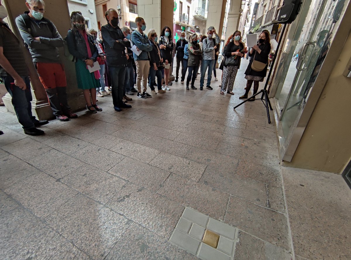 A #Lleida s’ha determinat que hi ha 45 persones víctimes del nazisme deportades a camps de concentració, que podien tenir una llamborda en memòria seva als carrers de la ciutat. Seguirem col·locant les que falten fins a 45 en properes fases, amb l’acompanyament de <a href="/catmemoria/">Memorial Democràtic</a>.