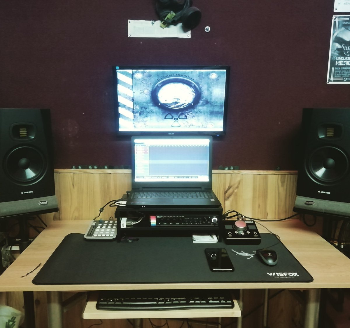 ConflictNoise's tweet photo. Covid Noise Sesio berriak prestatzen!! Atrincherados en el Bunker.
Morir matando es la ley!! https://t.co/6o9gIEqZOm