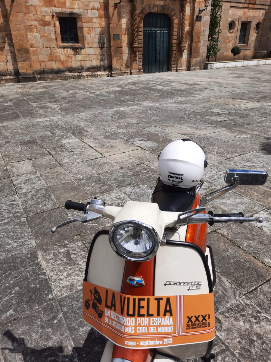 La vuelta a España en #Lambretta por relevos sigue su marcha. De Galicia, ya llegan a Asturias ✌️