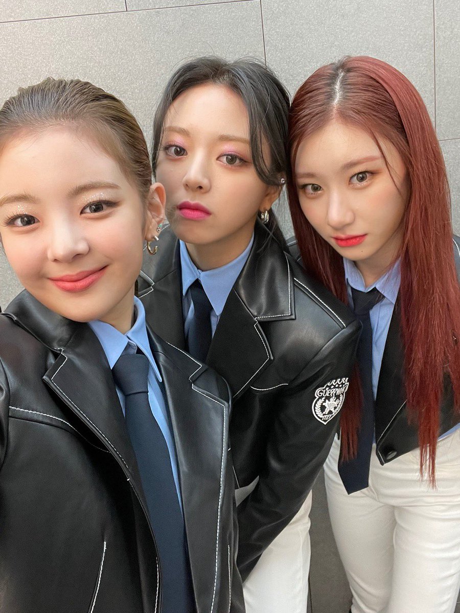 Itzy Midzy의 마음을 뺏어서 쏘리낫쏘리 Itzy의 사랑은 멈추지 않을 거지 Sorry Not Sorry To Take Midzy S Heart Itzy Will Never Stop Loving You Itzy 있지 Itzyofficial Midzy 믿지 Guesswho Itzy Guesswho