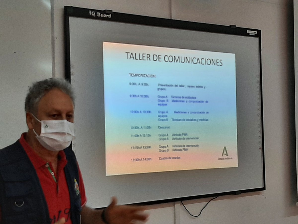 IespaJunta's tweet image. ✔Taller de comunicaciones para el Voluntariado de Protección Civil  Hoy en @IespaJunta Huevar ✅