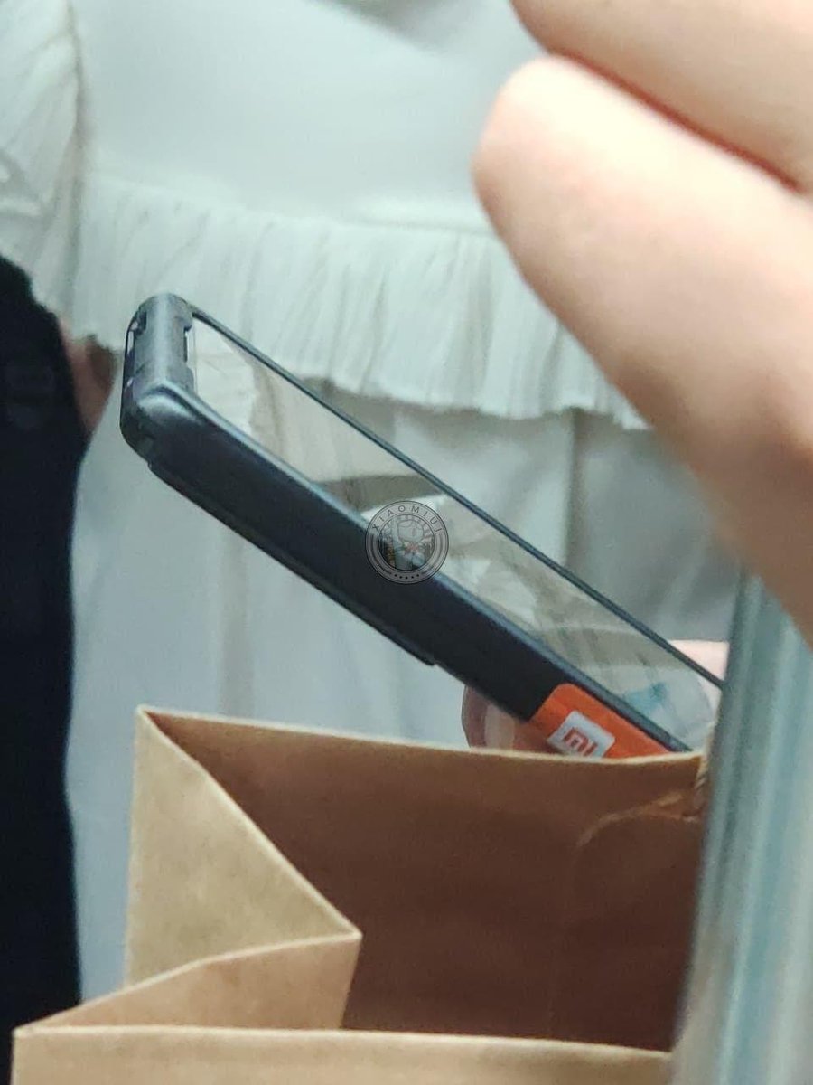 TechyPreacher's tweet photo. Xiaomi (Unknown) unreleased device live images leaked๐ค๐
Via: @ xiaomiui
More on๐:
https://t.co/pAmvplRNHj
@TechyPreacher
#Xiaomi #xiaomimi11 #Redmi #5G #MIUI #MIUI12dot5 #RedmiK40 #RedmiK40LightLuxuryEdition https://t.co/Eq2bZrrPMk