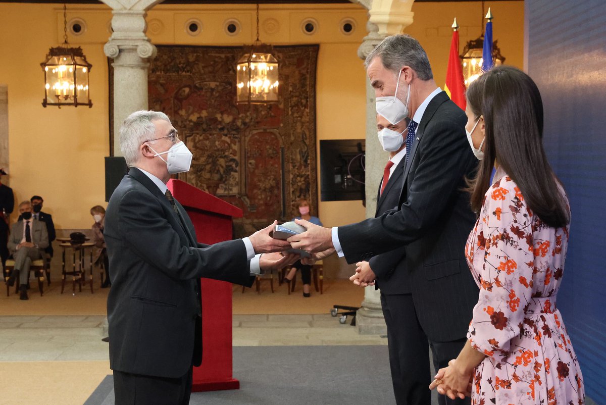 Aquesta setmana, a l'IDIBAPS: Elías Campo recull el Premi Nacional de Investigación Gregorio Marañón que concedeix el Ministeri de Ciència i Innovació (<a href="/CienciaGob/">Ministerio de Ciencia, Innovación y Universidades</a>).

👉 bit.ly/3yjiUHx