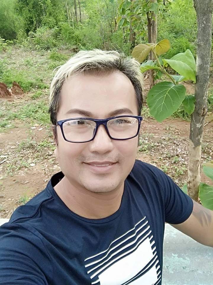 Haruonchill's tweet photo. On the night of May18, 3 civilians including Ko Bo Htin (b) Uncle Lay, LGBT man, were ABDUCTED by Junta Terrorists in #Thayet tsp,#Magway on suspicion of bomb blast in Thayat Tsp Dev: Committee Office. Two were released later except Ko Bo Htin.
#WhatsHappeningInMyanmar
#May22Coup https://t.co/HSWvzHeUzJ