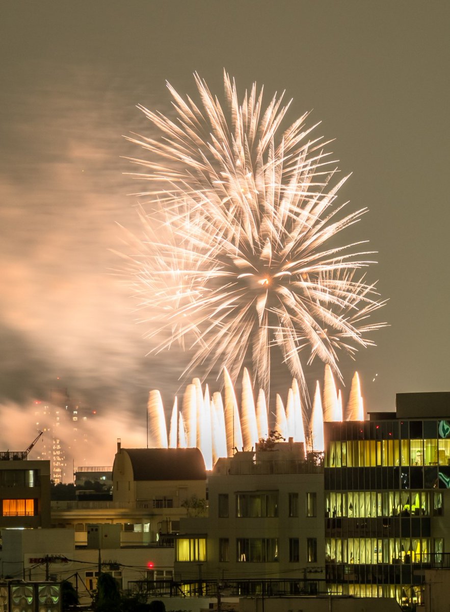 21年5月22日 土 に川口でサプライズの花火が打ち上げられてた いたばしtimes