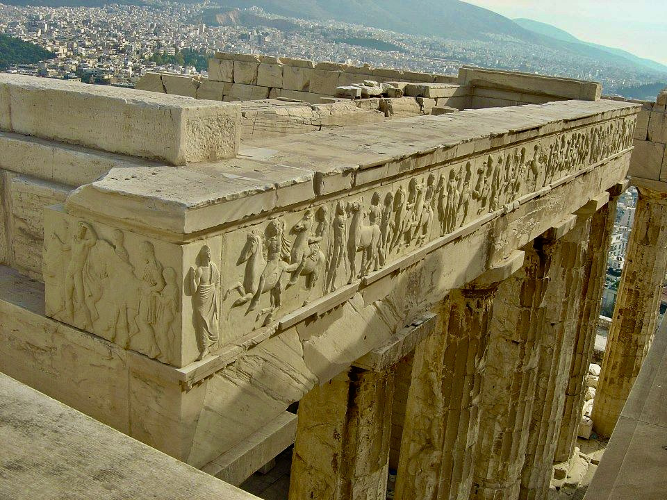 El friso occidental del Parthenon restaurado. Que pasada