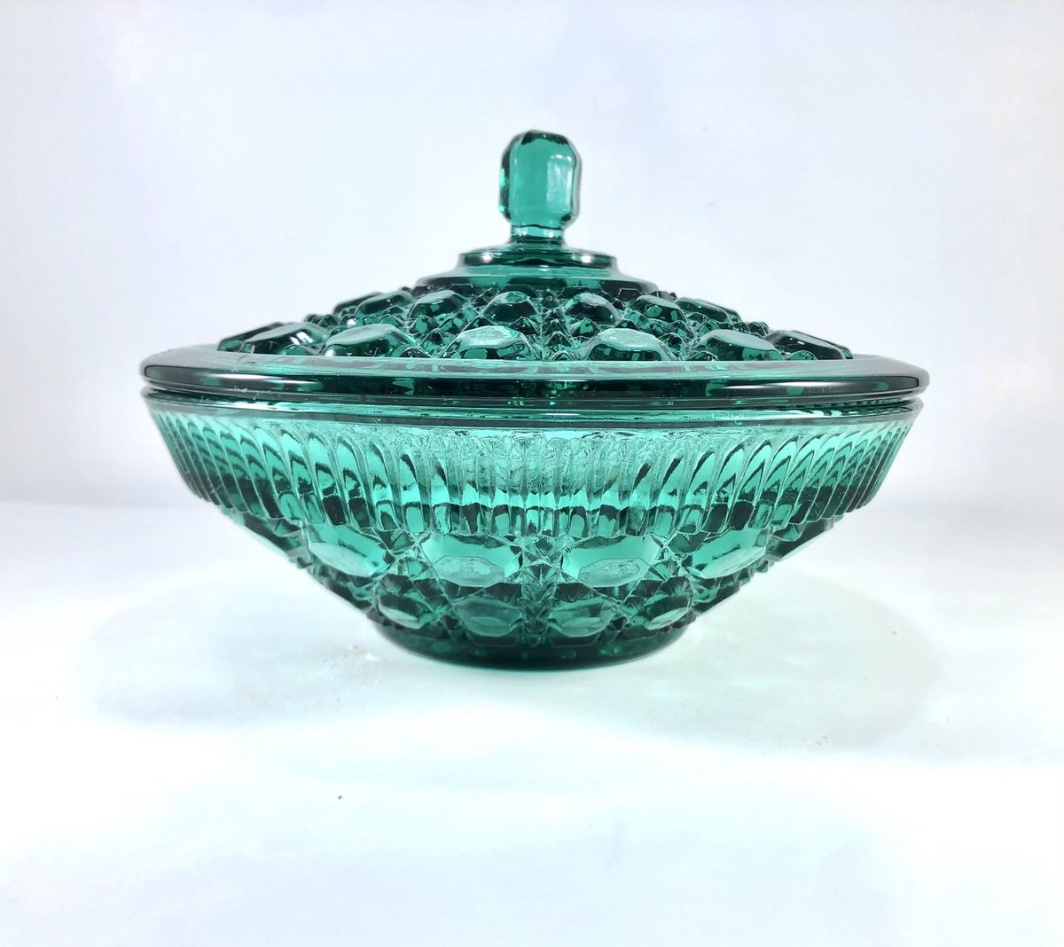 Vintage Indiana Glass Emerald Green Teal Windsor Candy Dish with Lid Retro Decor etsy.me/3oQI5Nv #pinkbellyvintage #livingwithvintage #housewarming #stpatricksday #candydish #retrocandydish #vintagecandydish #greencandydish #greenglass