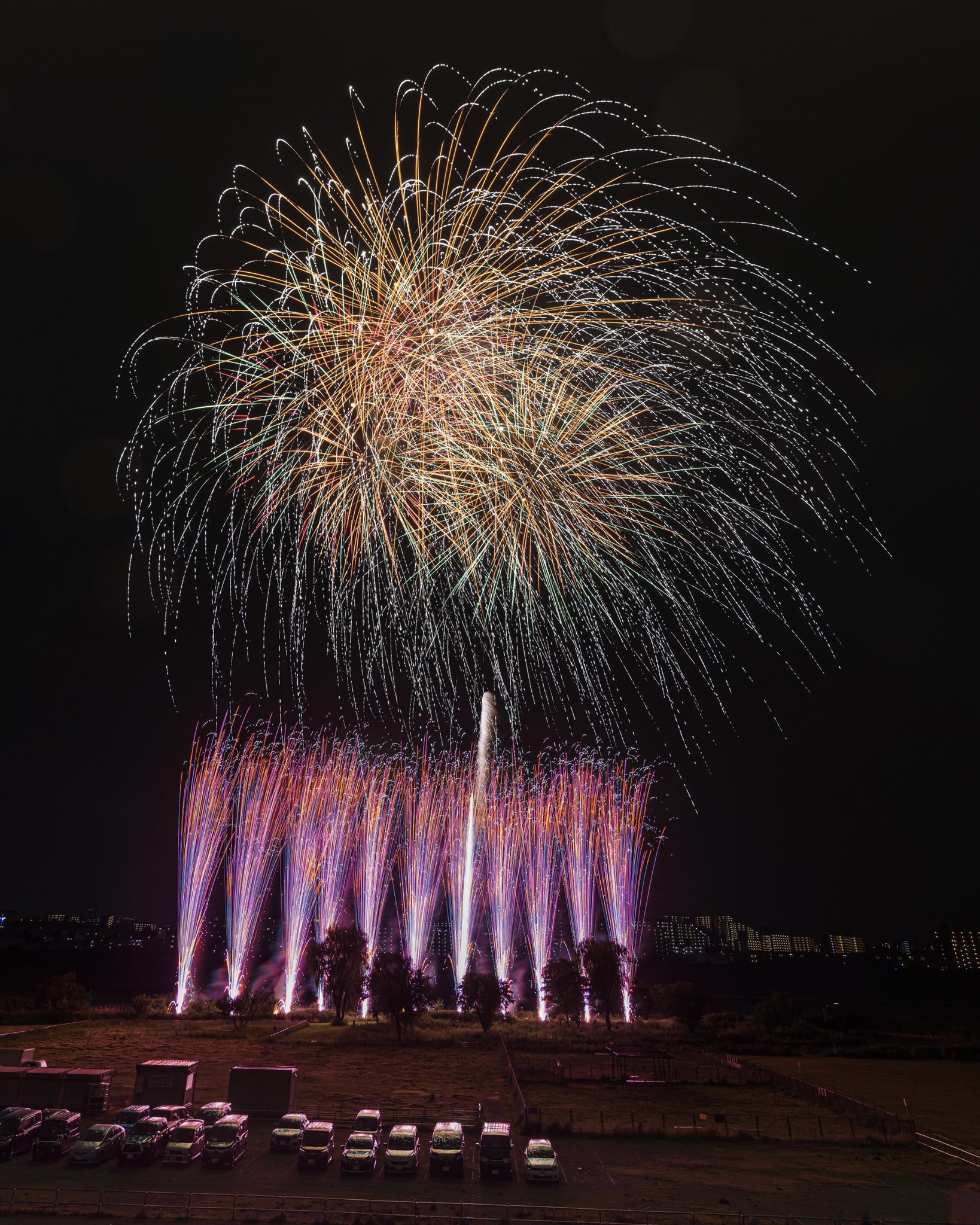 おーわ 埼玉 川口の花火 ラスト1分間のシーン 怒涛の勢いで打ち上がる花火が想像以上にエグくてびっくりでした T Co 3h9utcggqx Twitter