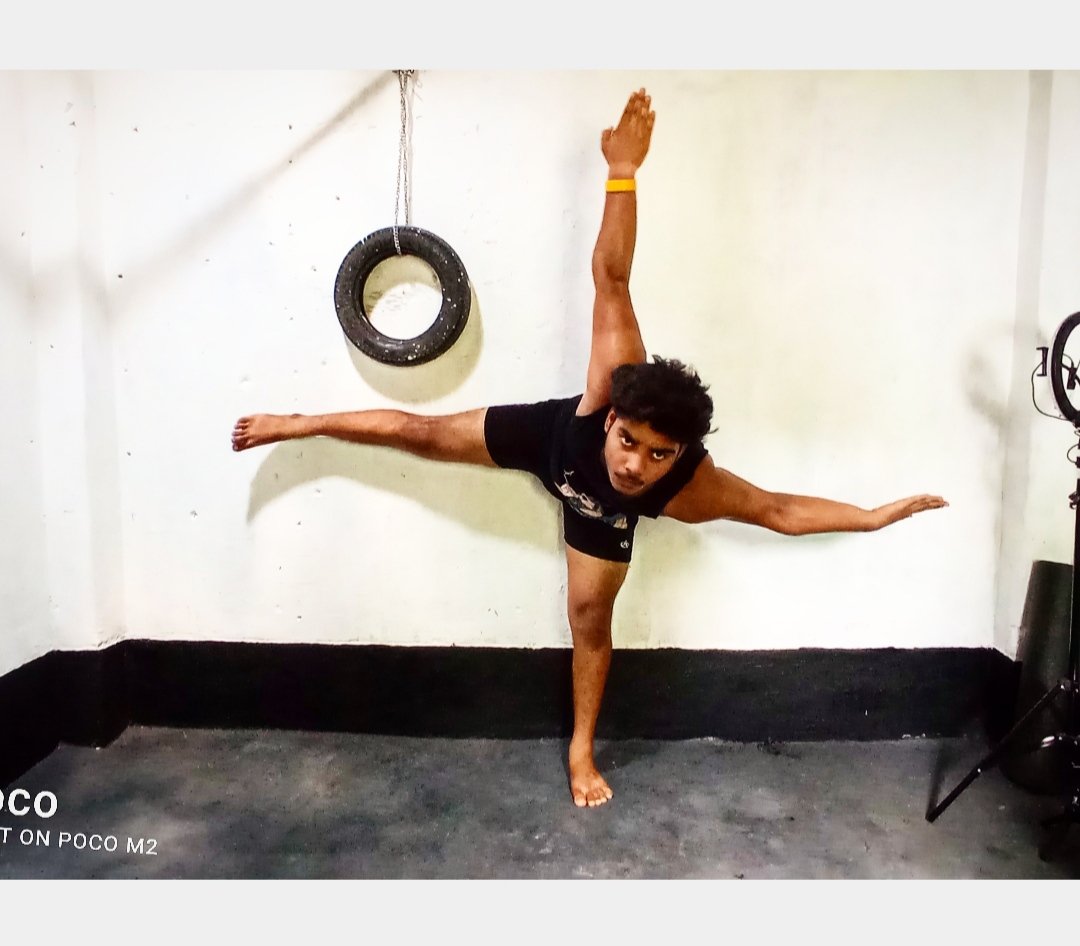 RahulDa24317257's tweet photo. @VidyutJammwal respect you sirโค
#MartialArts #ITrainLikeVidyutJammwal
#TrueZiddi @MuscleBlaze #ZiddiDontWait #countryboy #Kalaripayattu @adah_sharma @vidyut_parashvi @AlifiyahHaji @VaishaliJadon @VidyutsPayal @ItsMeSimrankaur #Yoga @VidyutJammwalFC @ShivaleekaO @PriyaBh06184550 https://t.co/pXtrDwCUh4