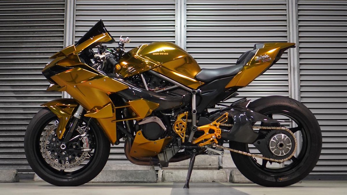 ガンダム 百式 仕様の金ピカバイクがめちゃくちゃかっこいい 別に興奮しないですよﾊｧﾊｧ 百式やからしょうがない Togetter