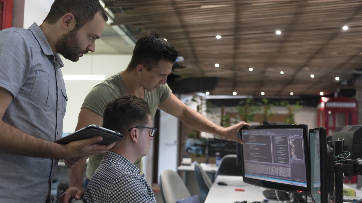 couchbase's tweet photo. Organizations are choosing #Couchbase over DynamoDB to avoid vendor lock-in, unpredictable costs and scalability concerns. Find out more:

https://t.co/nWt4phaHaE

#Database #DBaaS #NoSQL https://t.co/9IzrEDX400