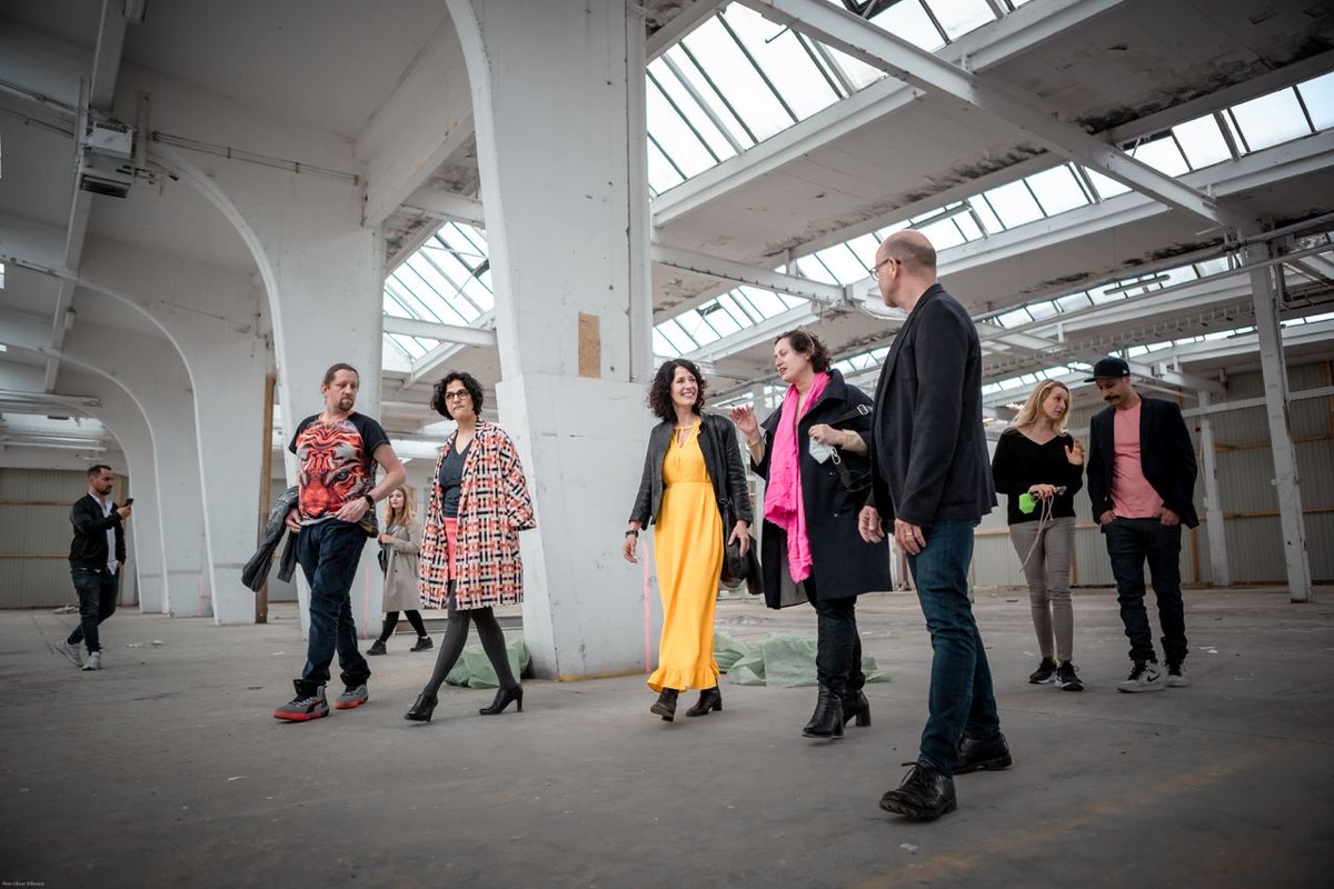 Bettina_Jarasch's tweet photo. #FlyingSteps und #DorkyPark finden eine neue Heimat im Nordwesten Berlins. In Gartenfeld entsteht das erste Theater für zeitgenössischen Tanz und Urban Dance weltweit. Aus dem alten Siemens Vorstandsbunker und den Resten der ehemals größten Werkhalle Europas. #GanzBerlin https://t.co/C3kUGSDp66
