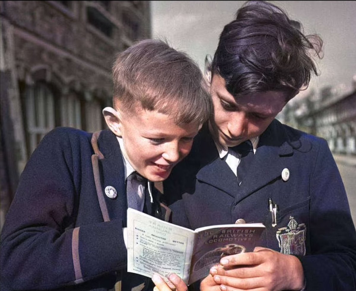 SwindonWeb's tweet image. There was a time when #Swindon was the home of the railways. Brunel was almost the Elon Musk of his day - a legacy that lasted over 100 years. Generations of engineers learnt their trade here and the car industry arrived as a result. Sadly, we&apos;re now the home of the warehouse.